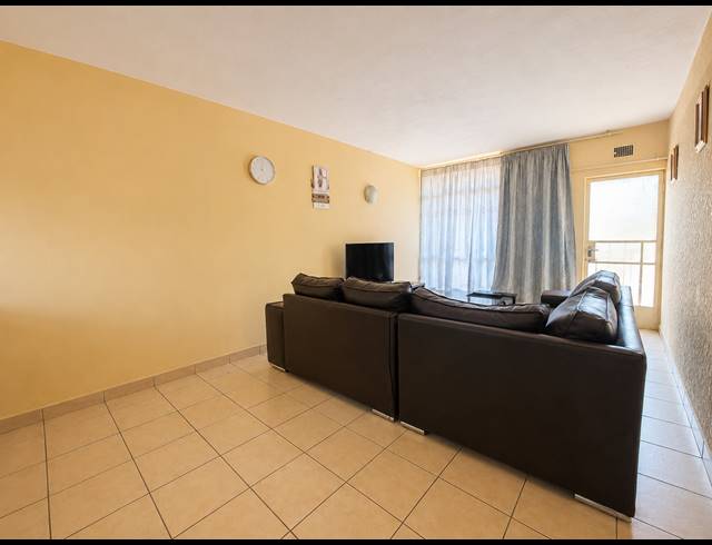 2 BEDROOM APARTMENT FOR SALE IN VEREENIGING CENTRAL
